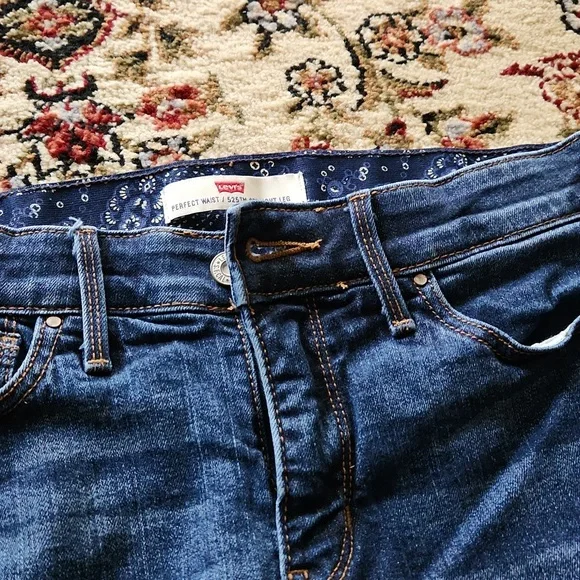 LEVI'S jeans perfect fit straight leg Size 8 - Picture 3 of 5
